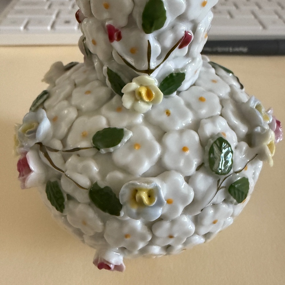 antique-meissen-style-flower-bud-vase